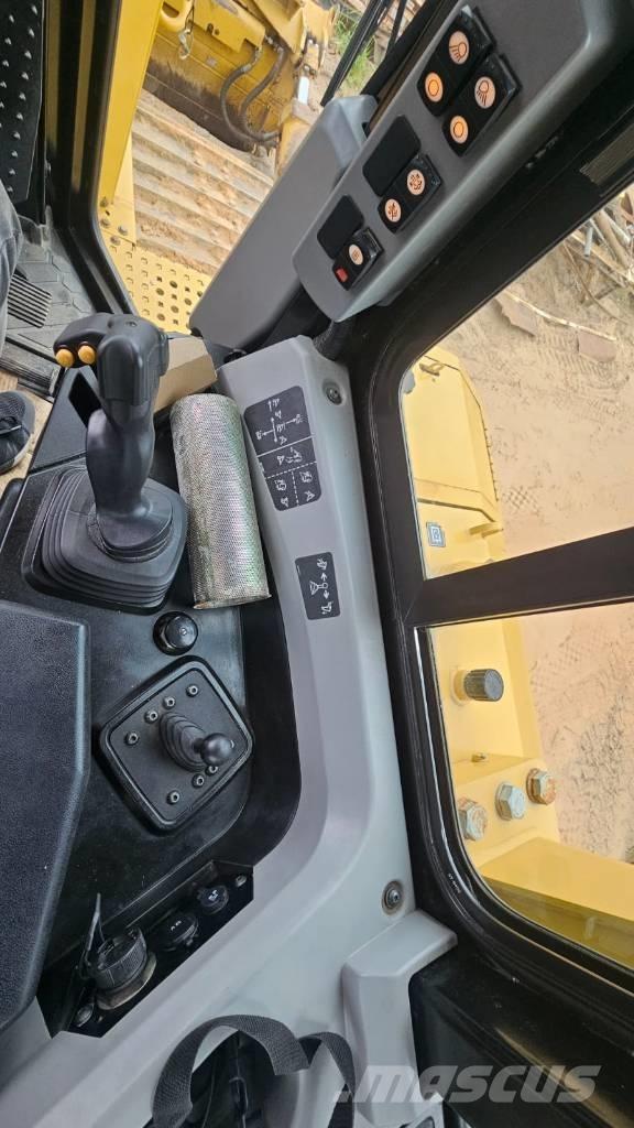 CAT D 6 T LGP Dozers - Tratores rastos