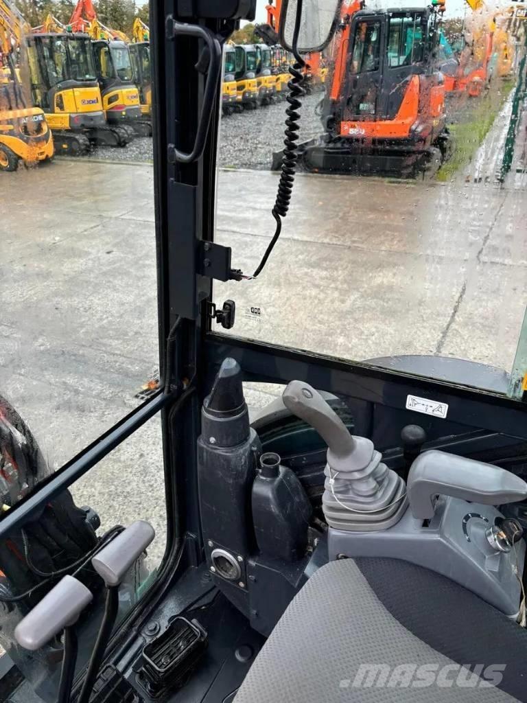 Hitachi ZX26U-6CR Mini Escavadoras <7t