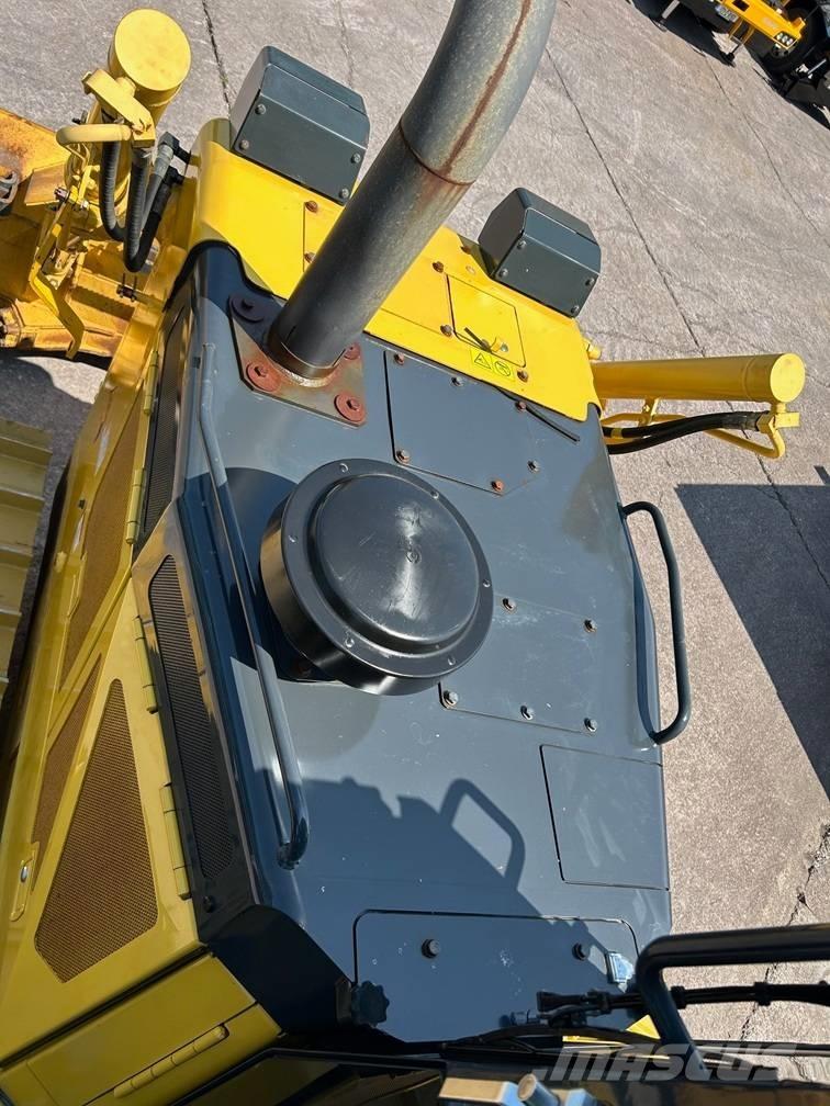 Komatsu D 65 PX-18 Dozers - Tratores rastos