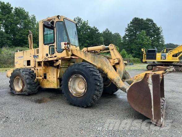 Komatsu WA 320-1 Pás carregadoras de rodas