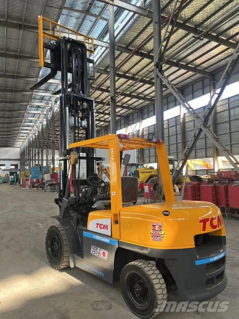 TCM 5t Empilhadores Diesel