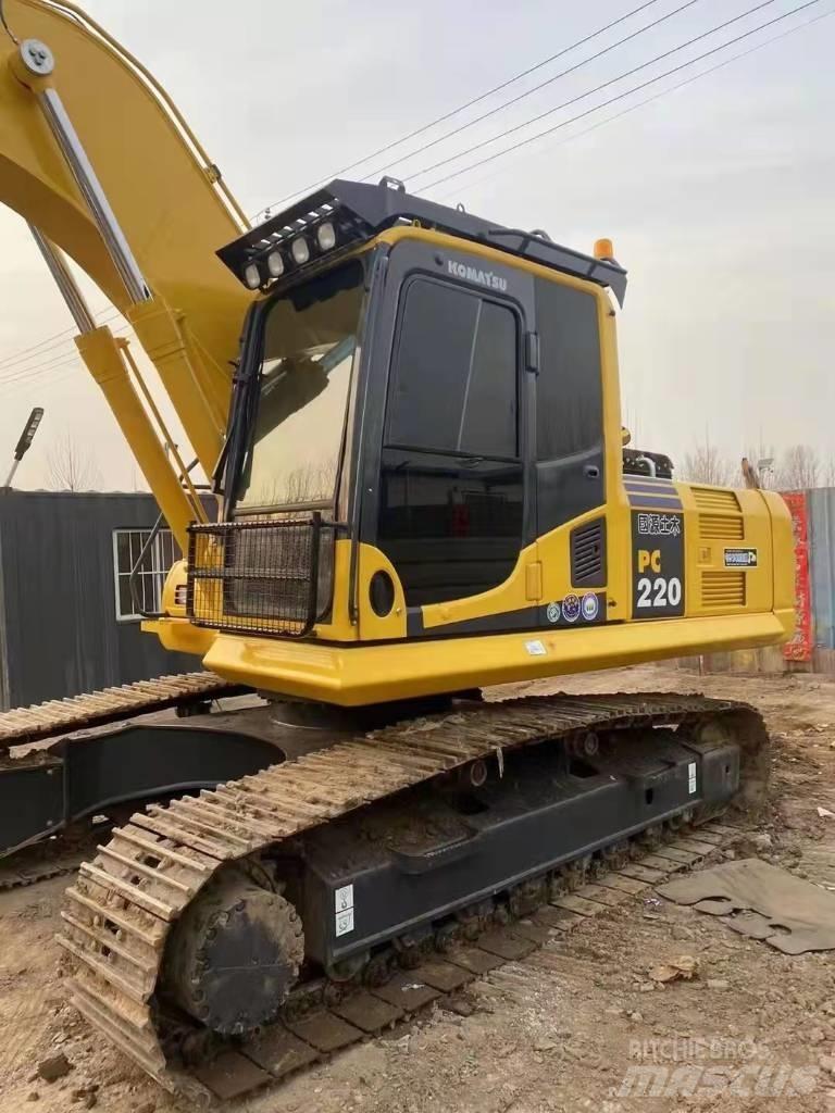 Komatsu PC220-8 Escavadoras de rodas