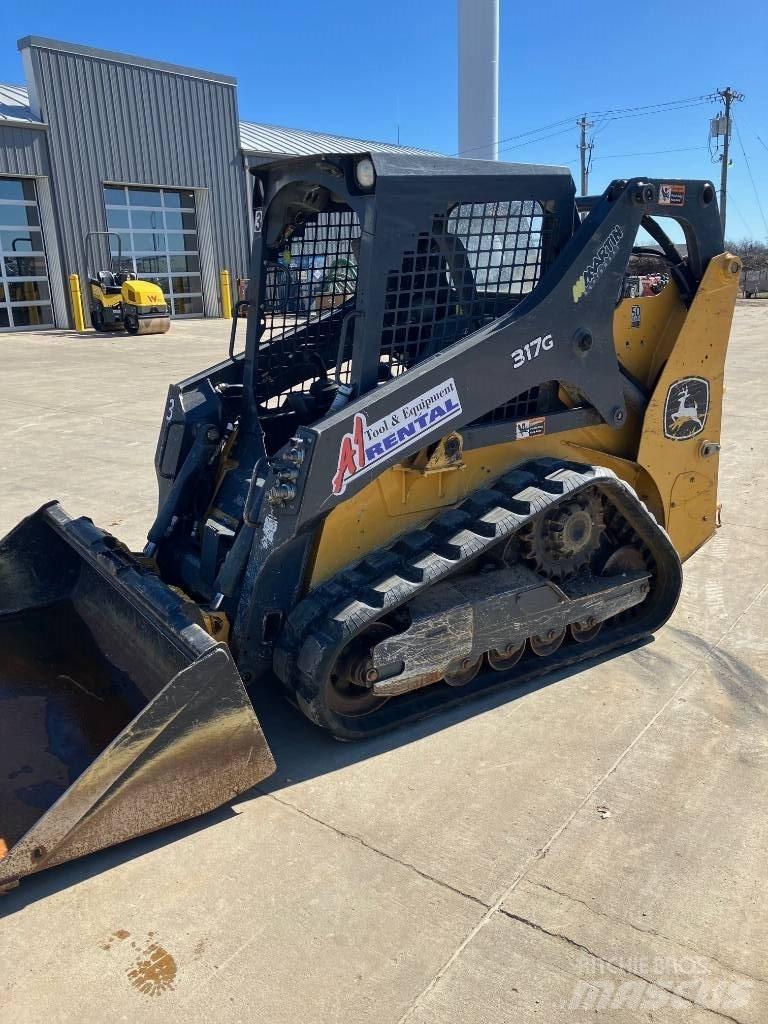 DEERE 317 G Carregadoras de direcção deslizante