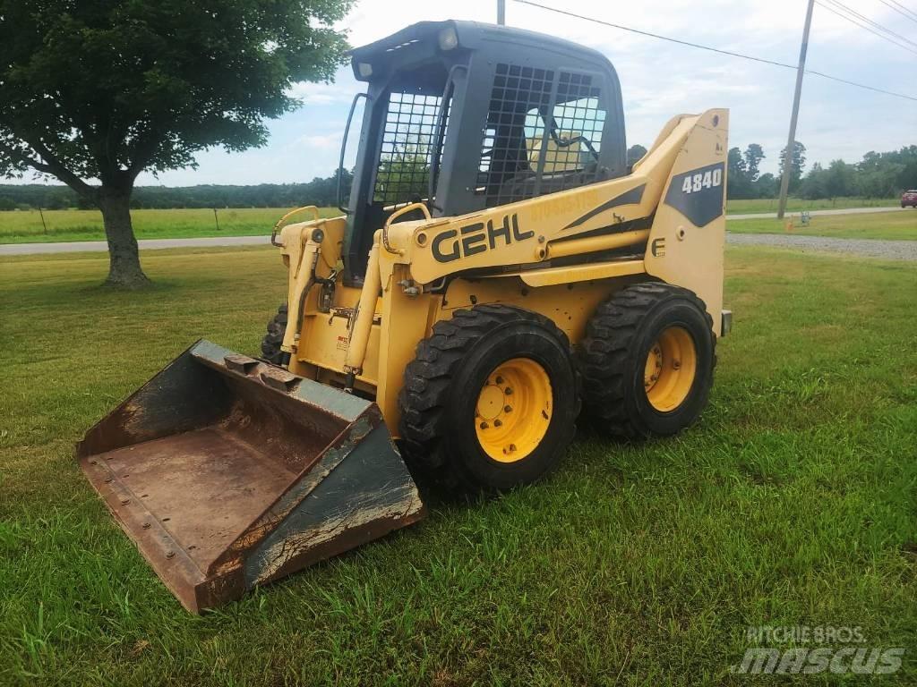 Gehl 4840 E Carregadoras de direcção deslizante