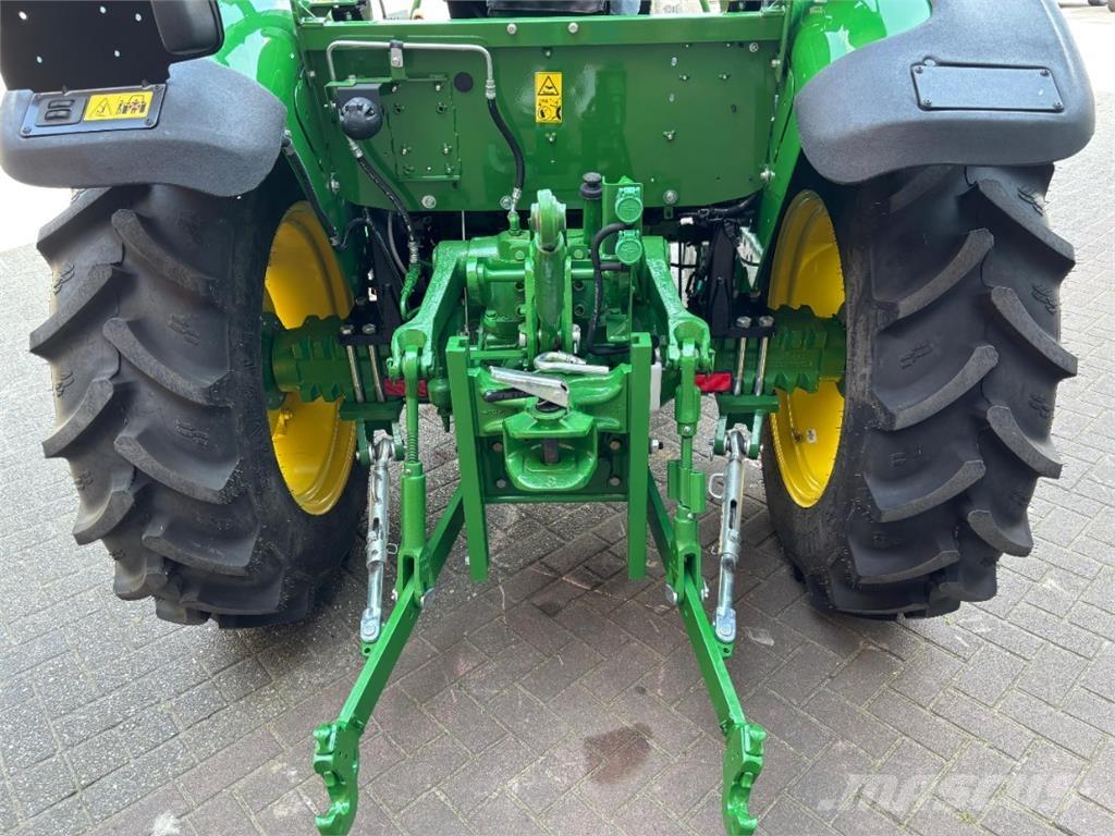 John Deere 5050E Tratores Agrícolas usados