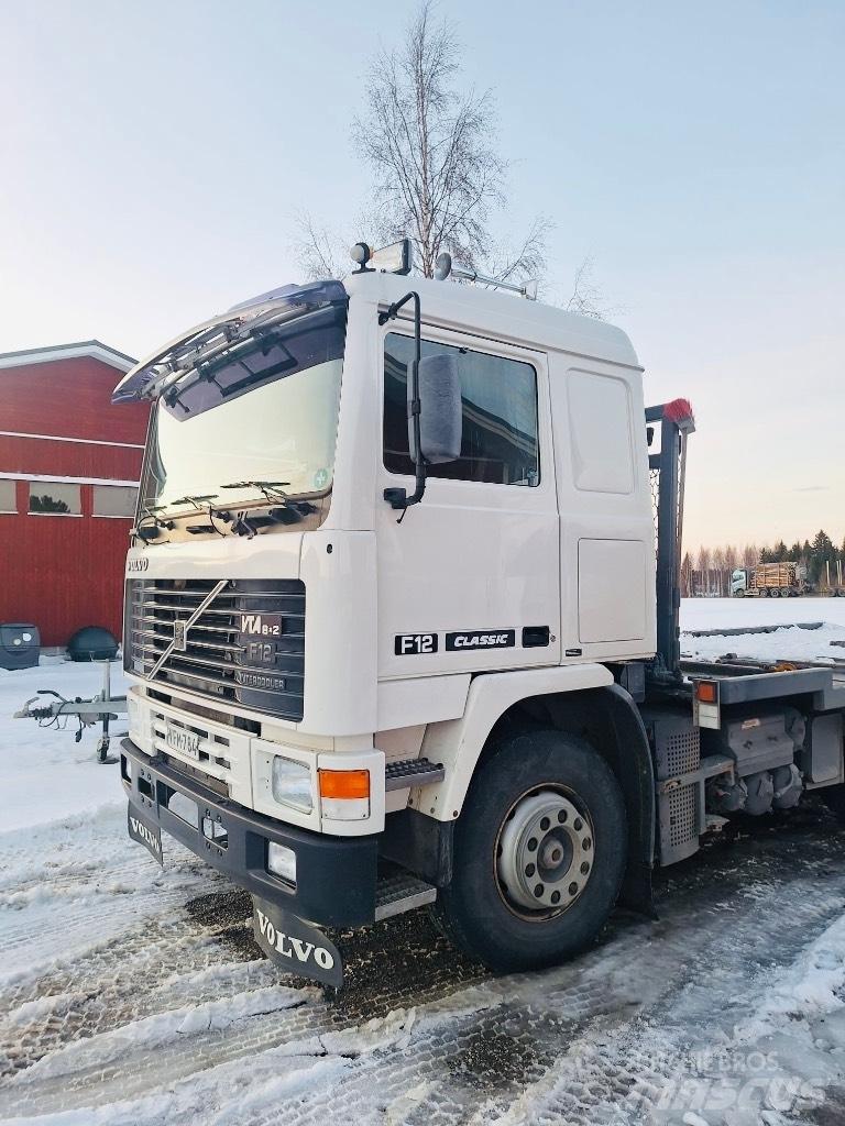 Volvo F 12 Camiões estrado/caixa aberta