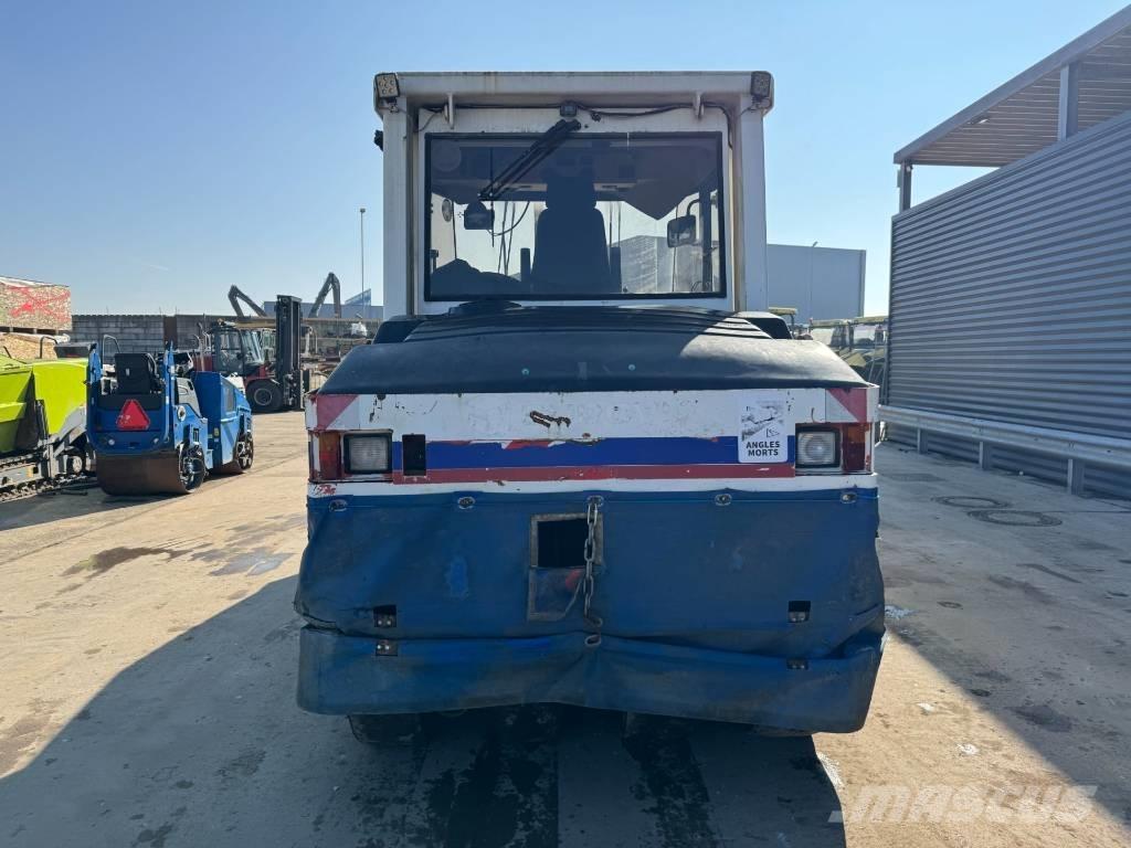 CAT PS-300B Cilindros Compactadores de pneus