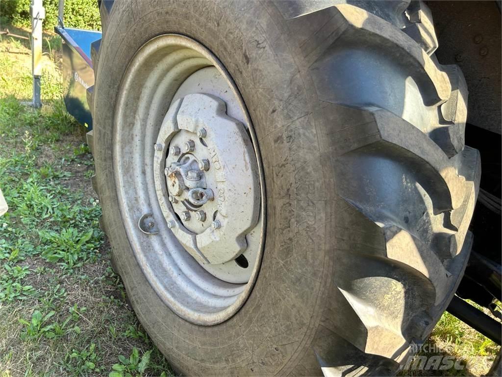 Belarus MTS 820 Tratores Agrícolas usados