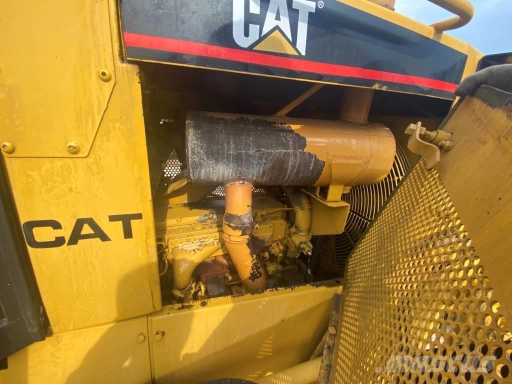 CAT D6R Dozers - Tratores rastos