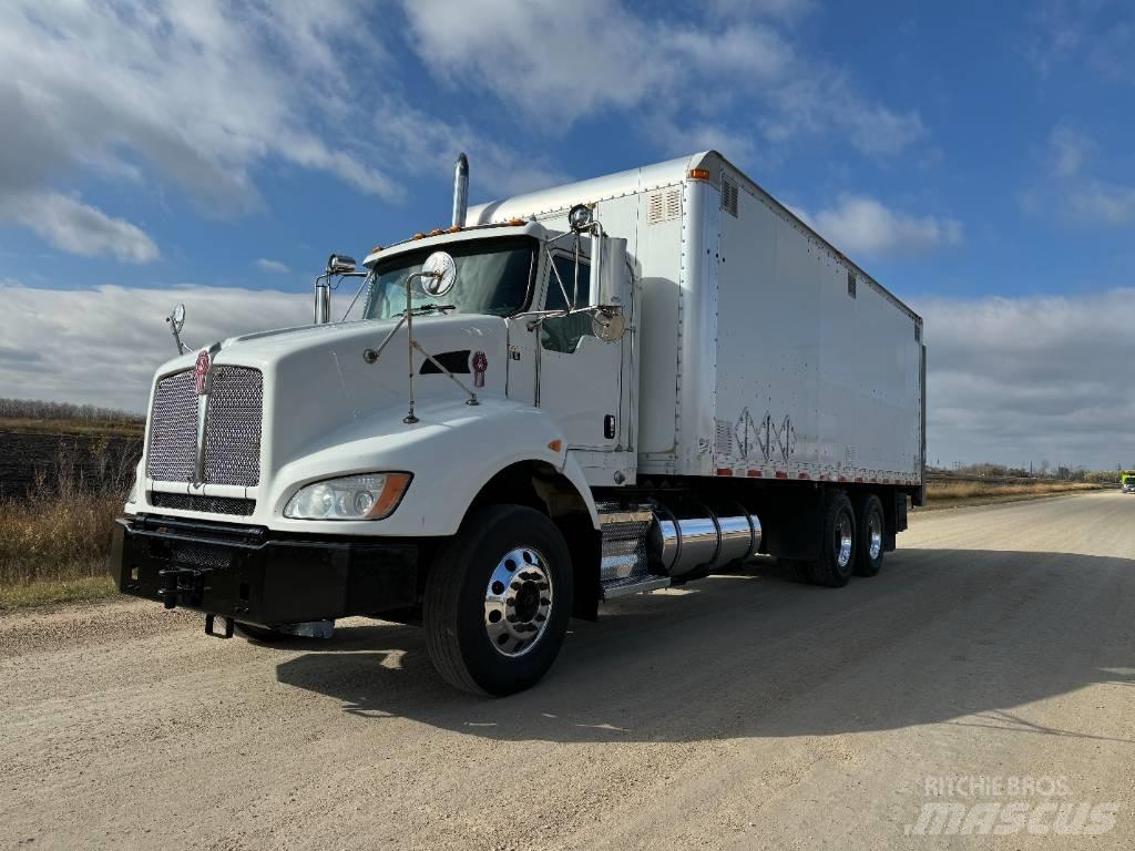 Kenworth T 440 Camiões de caixa fechada