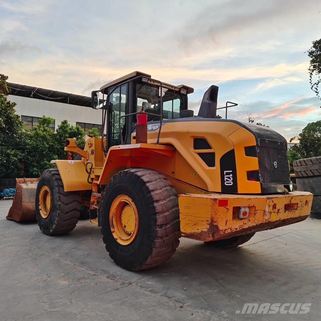 Volvo L 120 Pás carregadoras de rodas