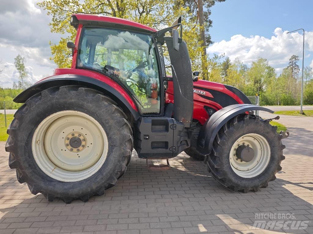 Valtra T 214 D Tratores Agrícolas usados