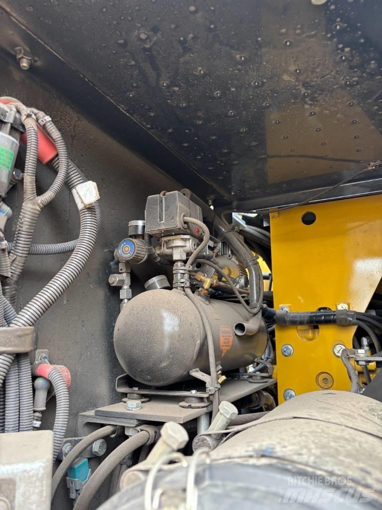 Komatsu PW180-11 Escavadoras de rodas