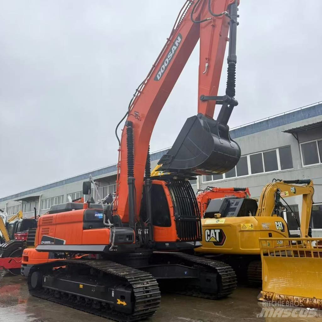 Doosan DX225LC-9C Escavadoras Midi 7t - 12t