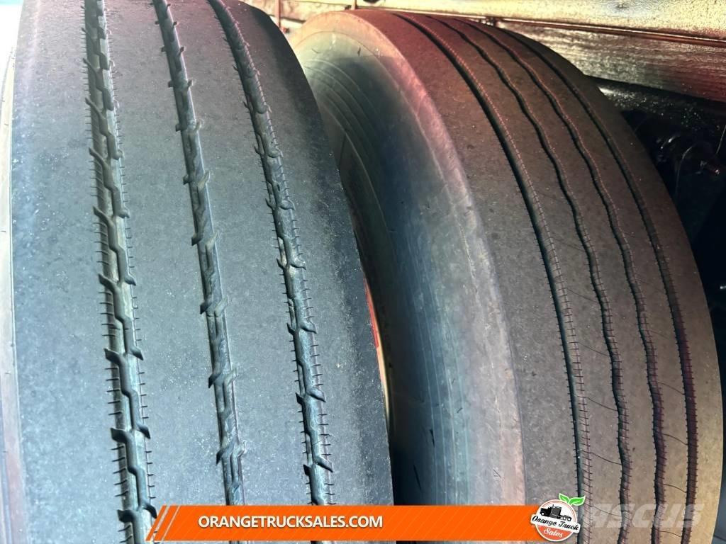 Freightliner M2 Camiões de caixa fechada