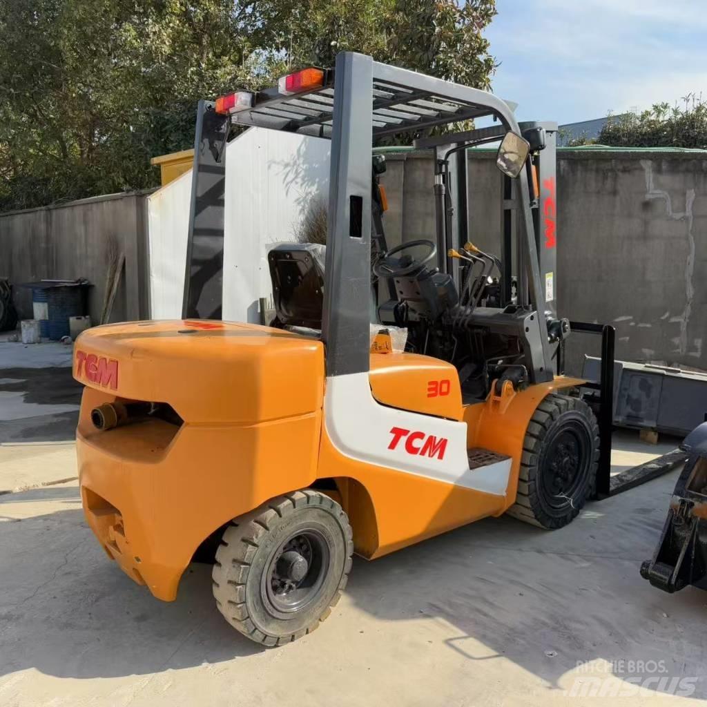 TCM FD 30 Empilhadores Diesel