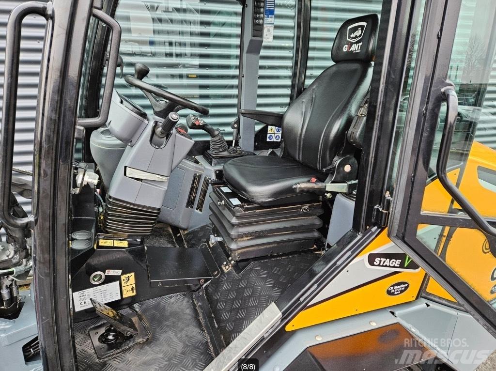 GiANT g3500 x-tra Mini carregadoras