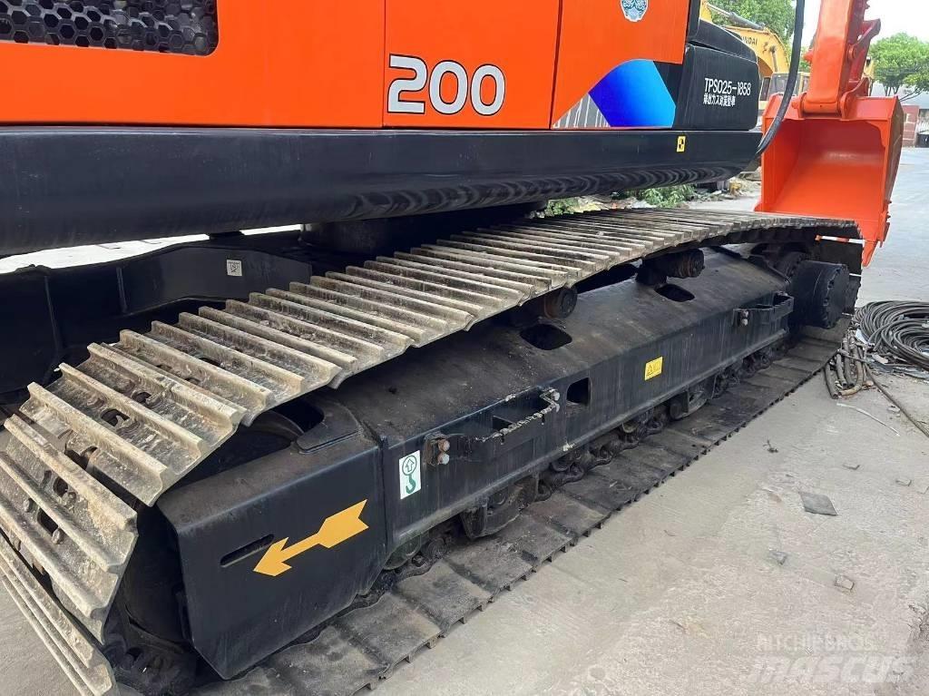 Hitachi ZX 200 Escavadoras de rastos