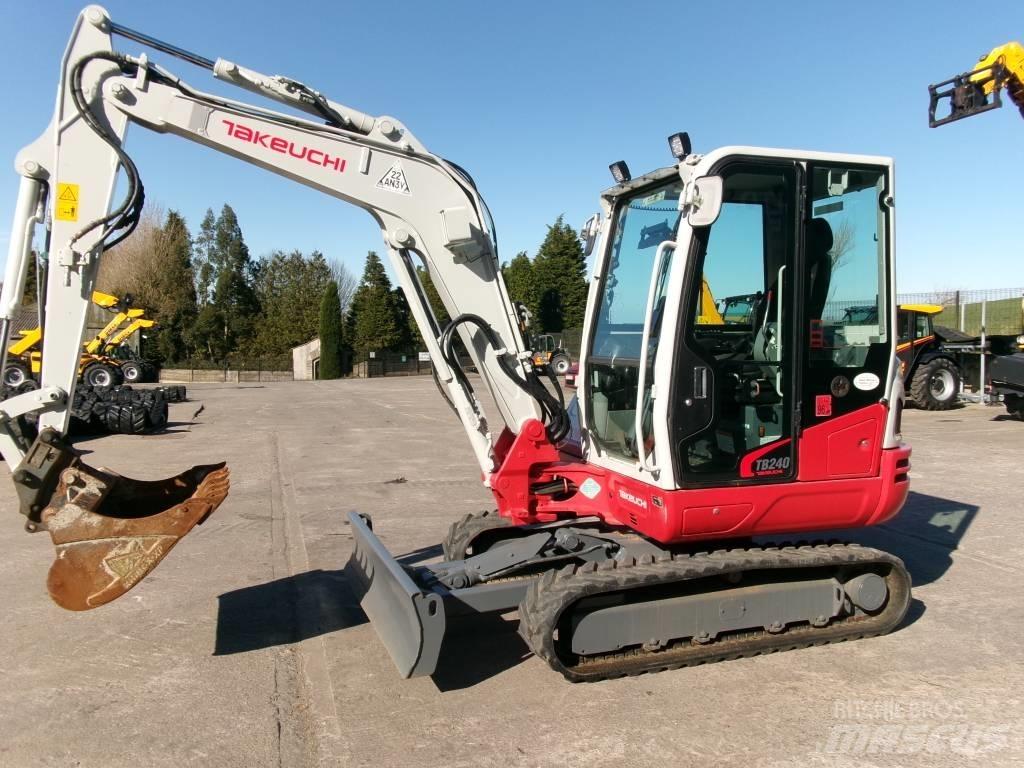 Takeuchi TB 240 Mini Escavadoras <7t