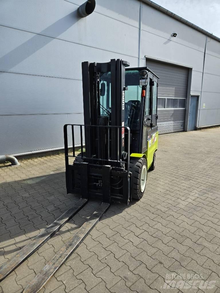 Clark EPX32i Empilhadores eléctricos