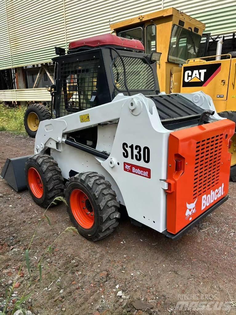 Bobcat S 130 Carregadoras de direcção deslizante