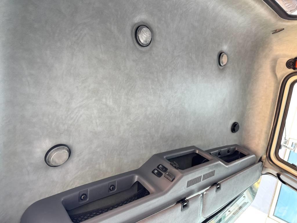 Mack GU713 Camiões caixa desmontável com elevador de cabo