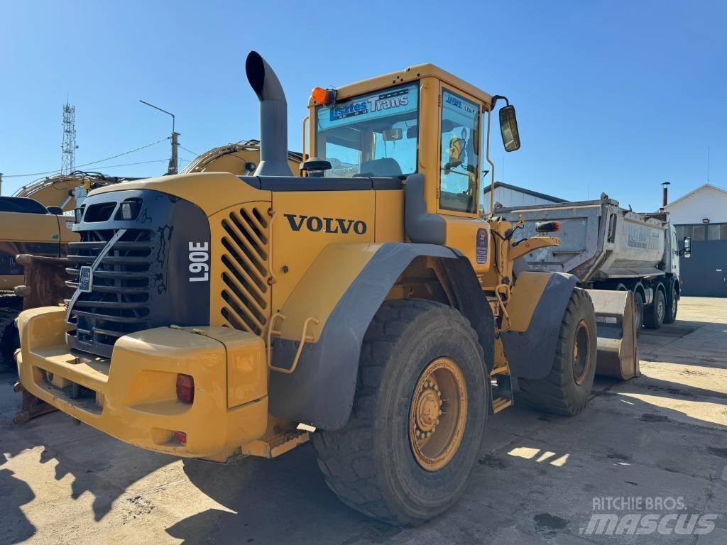 Volvo L 90 E +Mérleg Pás carregadoras de rodas