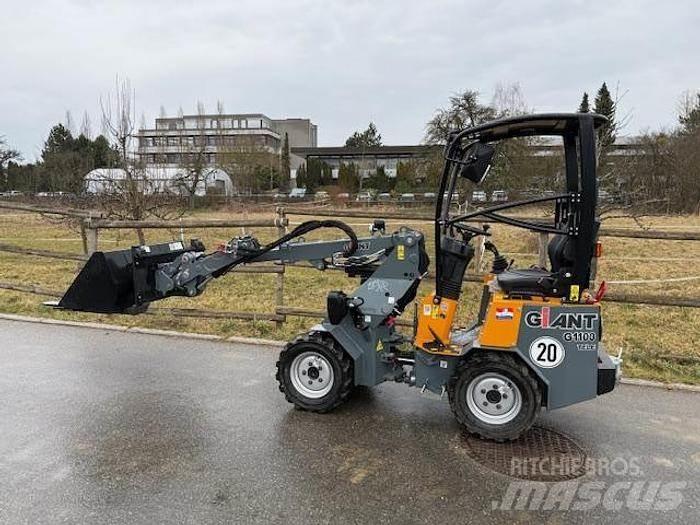 GiANT G1100 Pás carregadoras de rodas