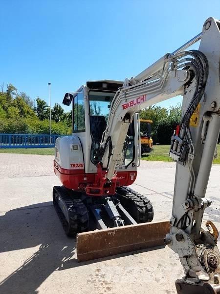 Takeuchi TB 230 Mini Escavadoras <7t