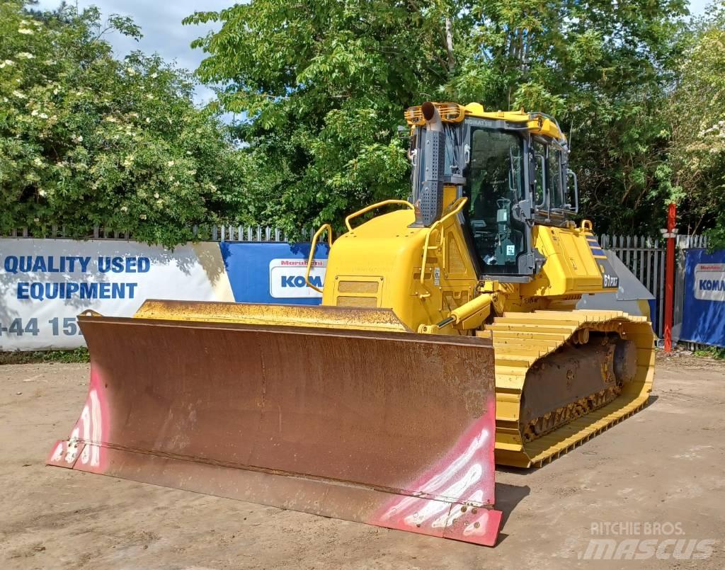 Komatsu D61PXi-24E0 Dozers - Tratores rastos