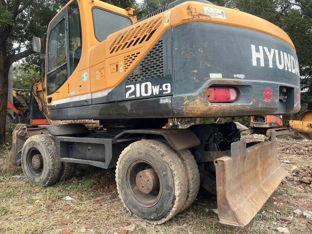 Hyundai R210W-9 Escavadoras de rodas
