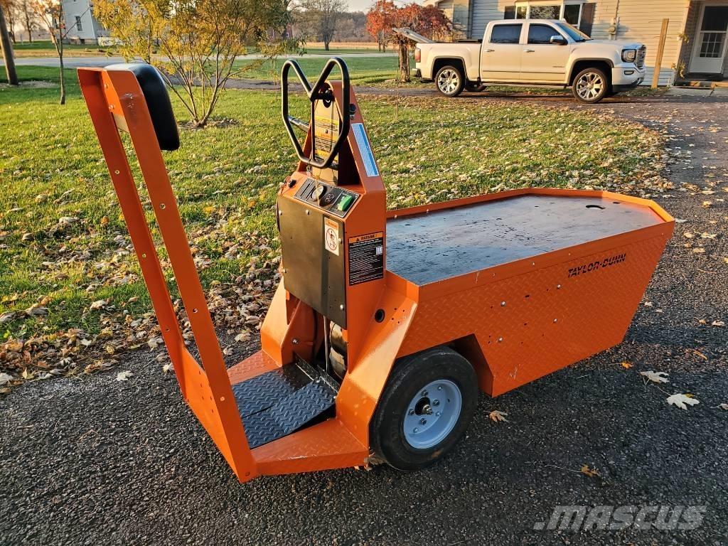 Taylor-Dunn SC090 Tractores de reboque