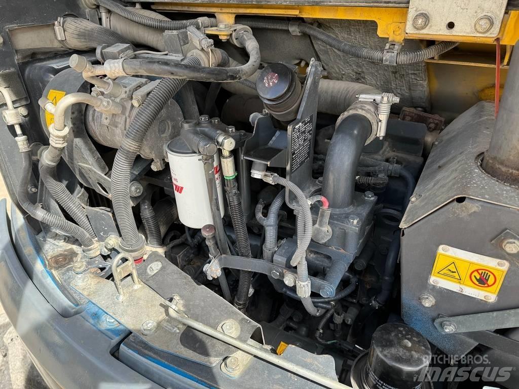 Komatsu PW 98 MR-8 Escavadoras de rodas