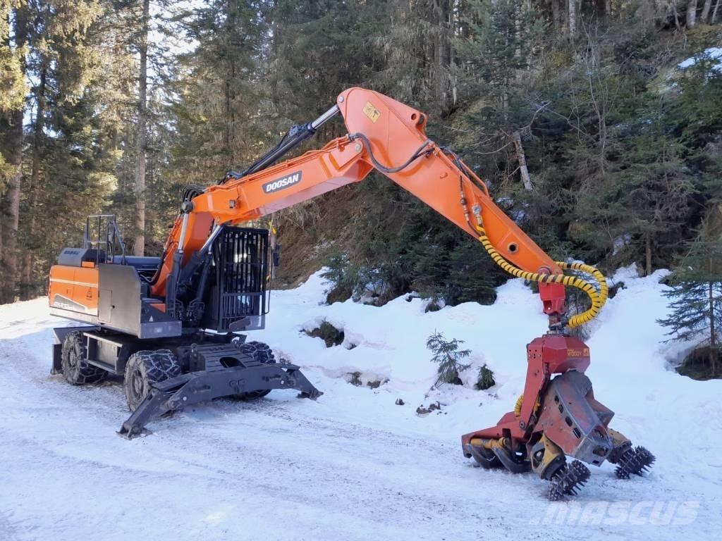 Doosan DX 210 W Escavadoras florestais