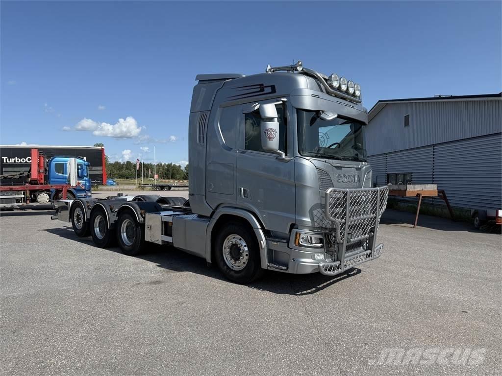 Scania R650 8x4 Camiões de chassis e cabine