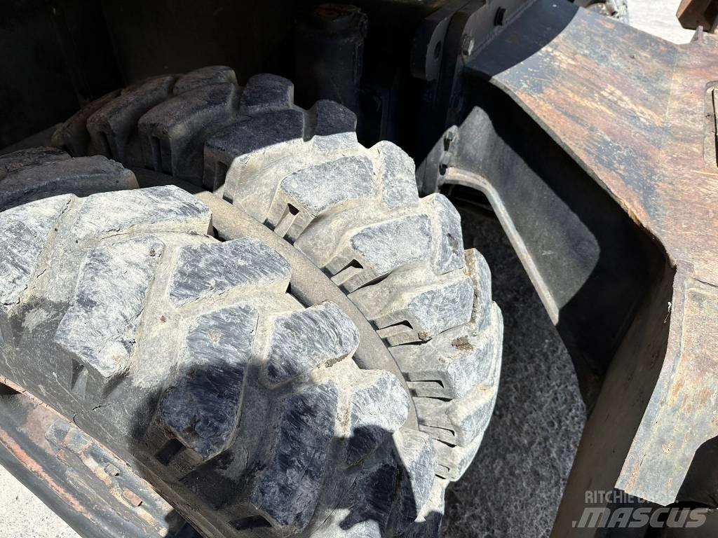 Komatsu PW130 ES-6K Escavadoras de rodas