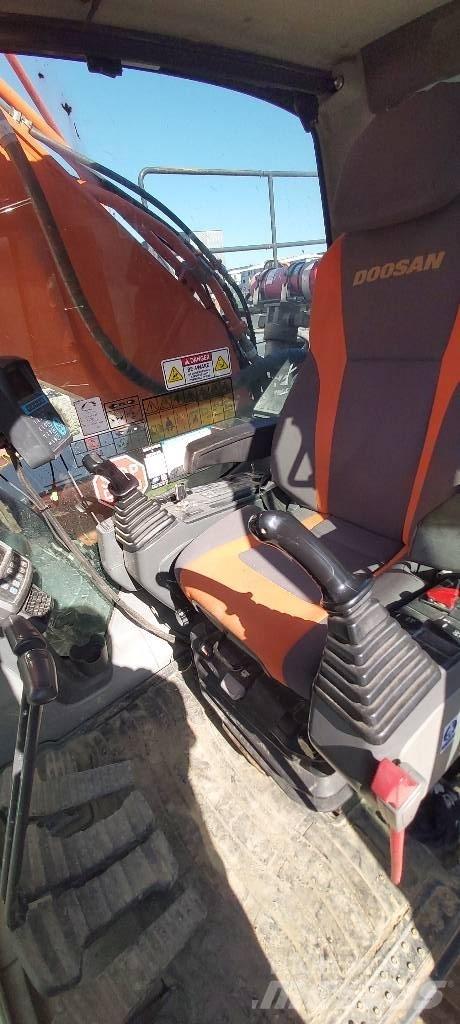 Doosan DX 300 LC Escavadoras de rastos