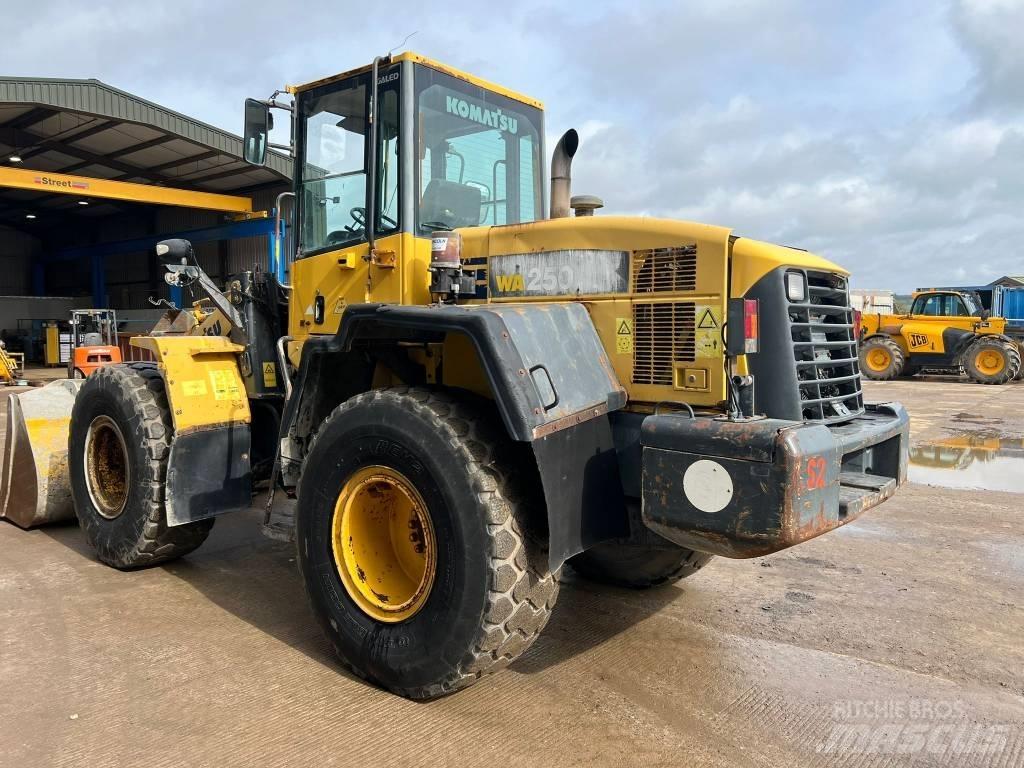 Komatsu WA 250-5H Pás carregadoras de rodas