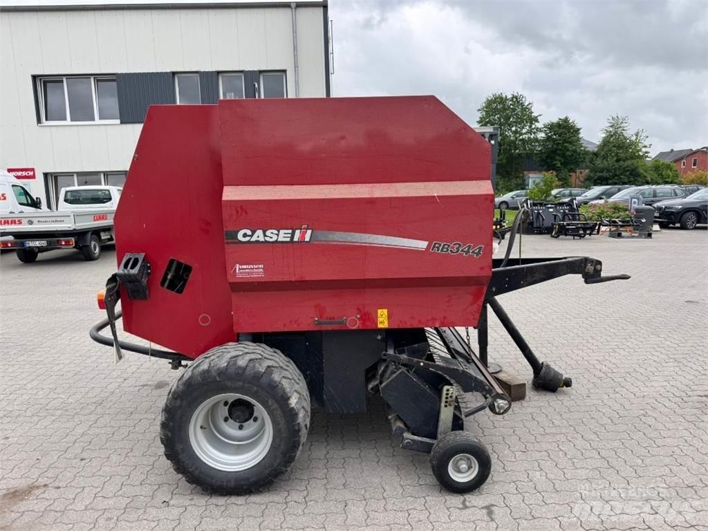 Case IH RB 344 Enfardadeira de rolos