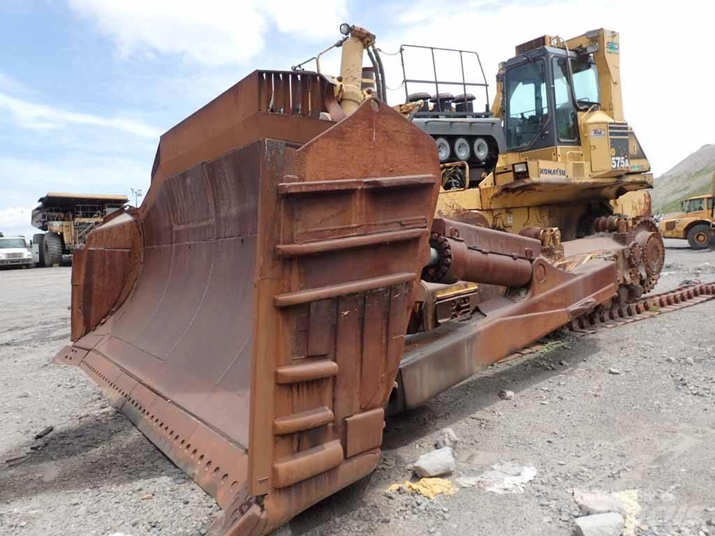 Komatsu D 575 A-3 Dozers - Tratores rastos