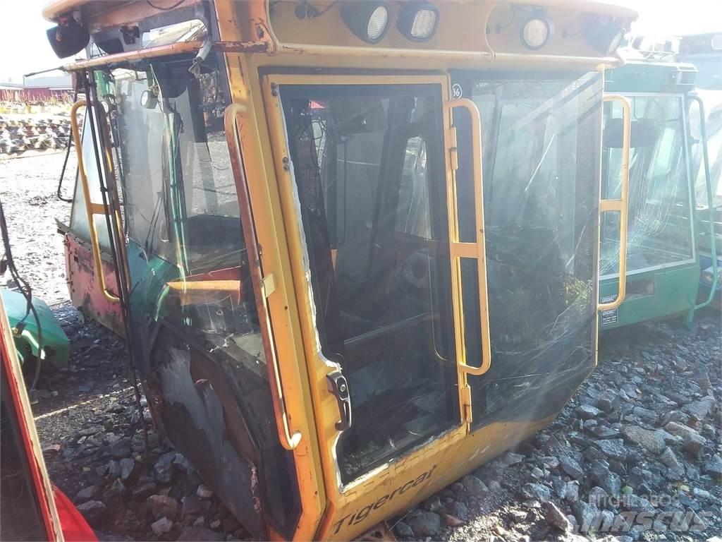 Tigercat 1075 Cabines e interior