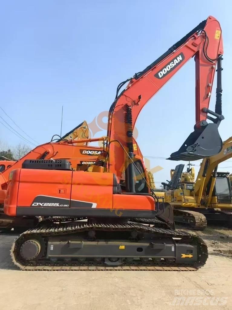 Doosan DX 225 LC Escavadoras de rastos
