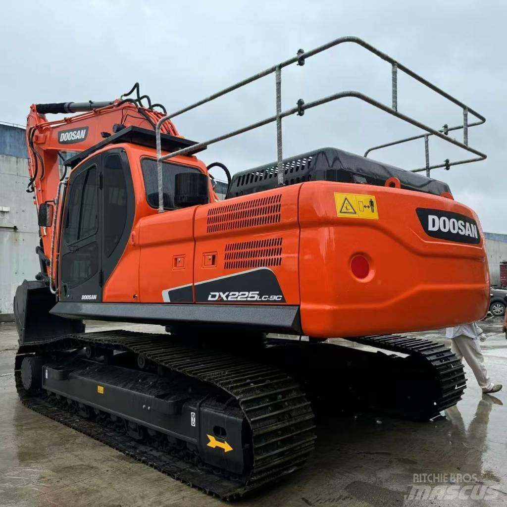 Doosan DX 225 LC Escavadoras de rastos