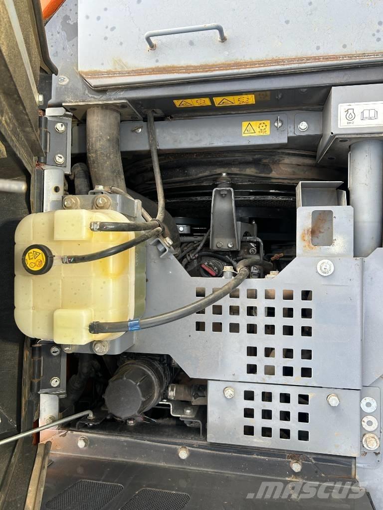 Hitachi ZX 135 US-6 Escavadoras de rastos