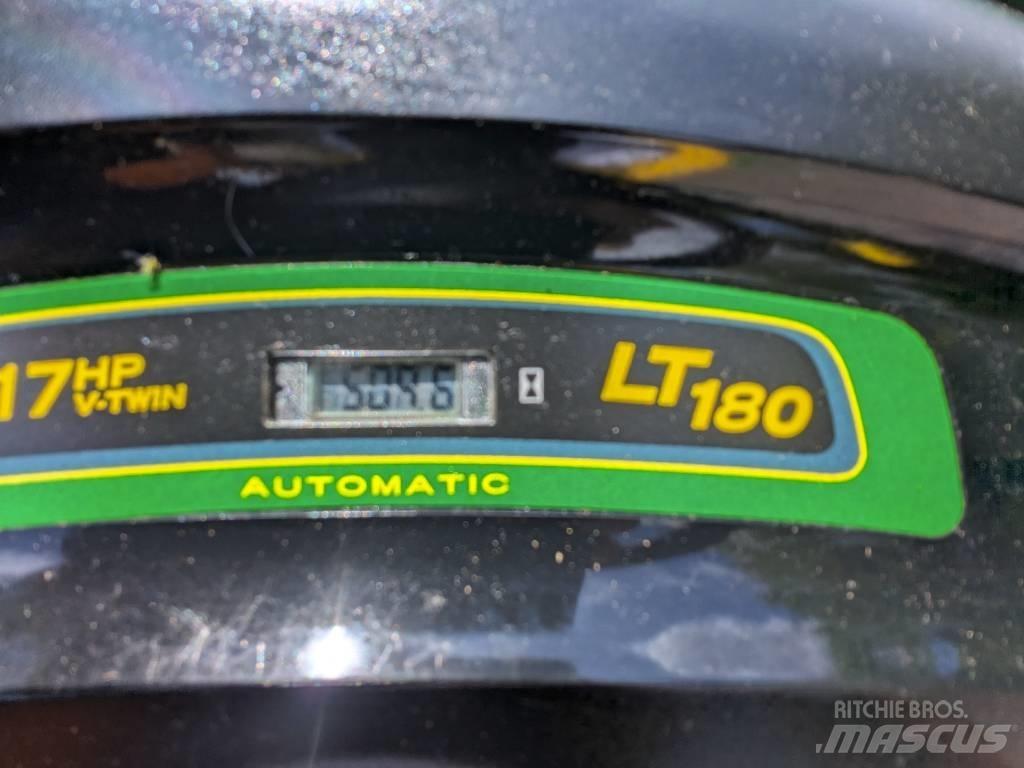 John Deere LT 180 Corta-Relvas Riders