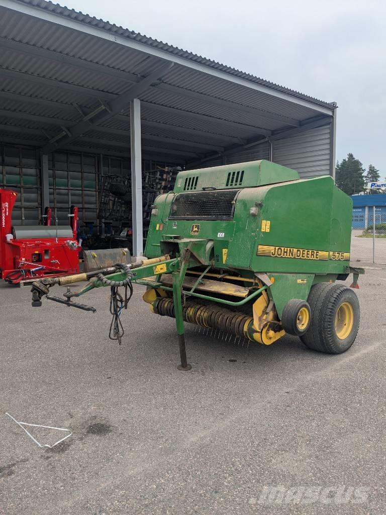 John Deere 575 Enfardadeira de rolos