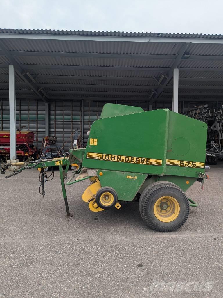 John Deere 575 Enfardadeira de rolos