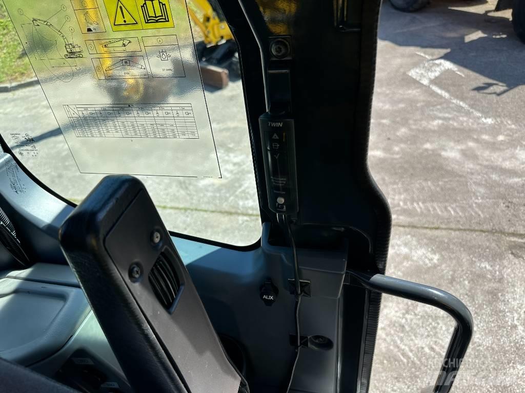 Komatsu PC210LCi-11 Escavadoras de rastos