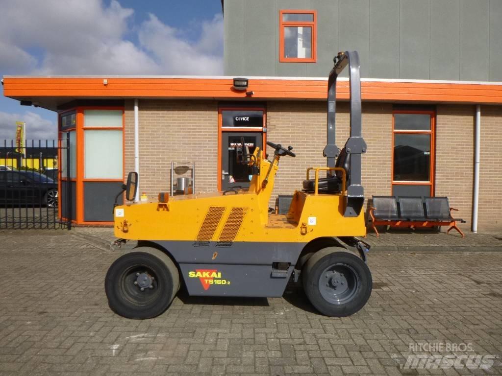 Sakai TS160-2 Cilindros Compactadores de pneus