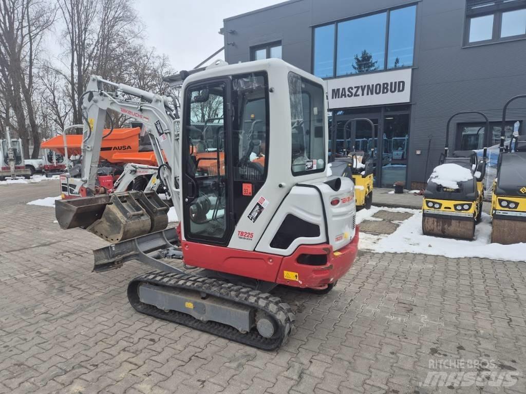 Takeuchi TB 225 Mini Escavadoras <7t